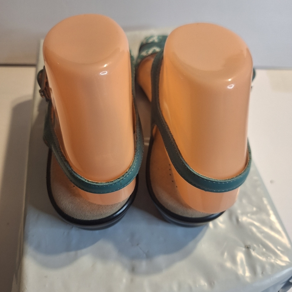 SAS Capri Teal Strappy T‑Bar Sandals with Patterned Accent. Size 7 M - Picture 6 of 10